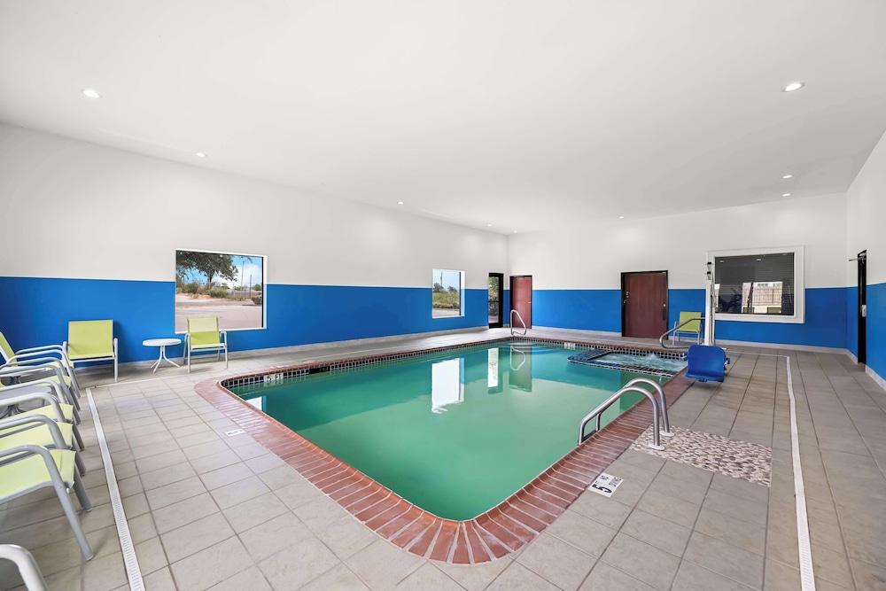 Best Western Palace Inn & Suites photo 28