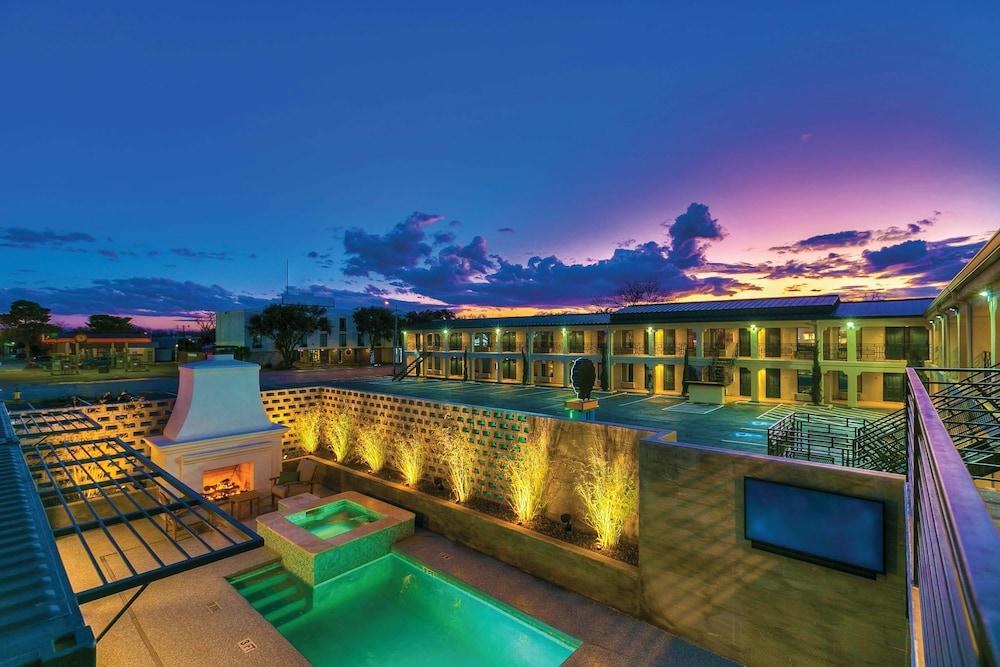 Angoria Hotel photo 1