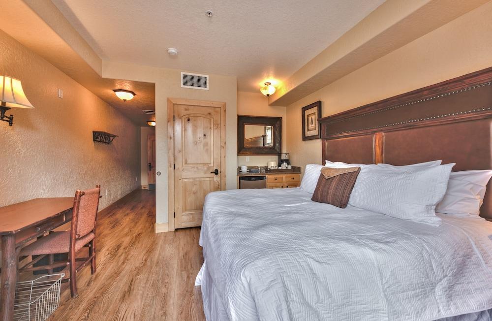 Silverado Lodge photo 66
