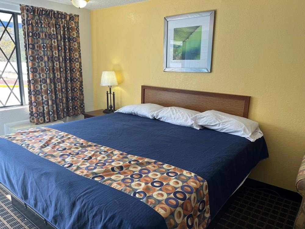 712 INN photo 5