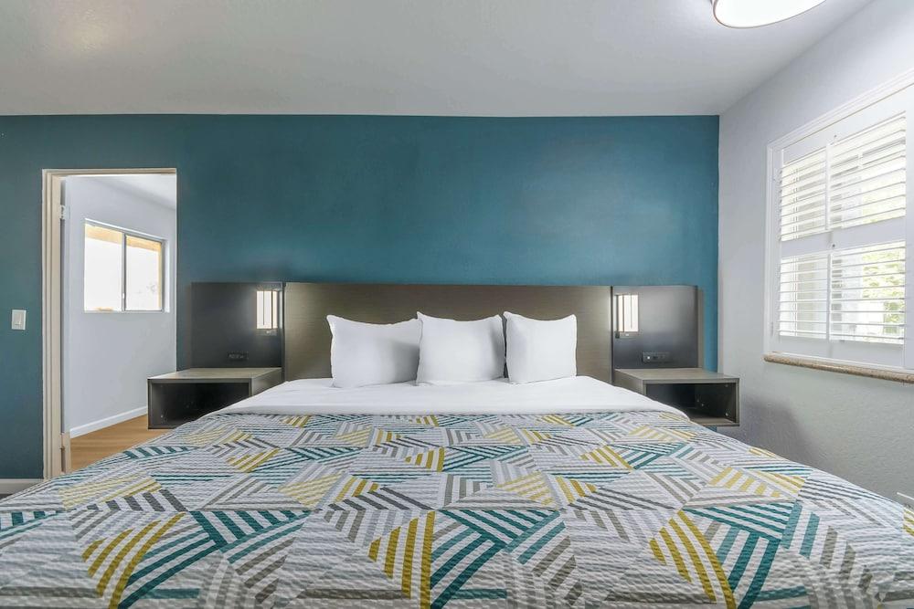 Studio 6 Suites Madera, California - Yosemite photo 15
