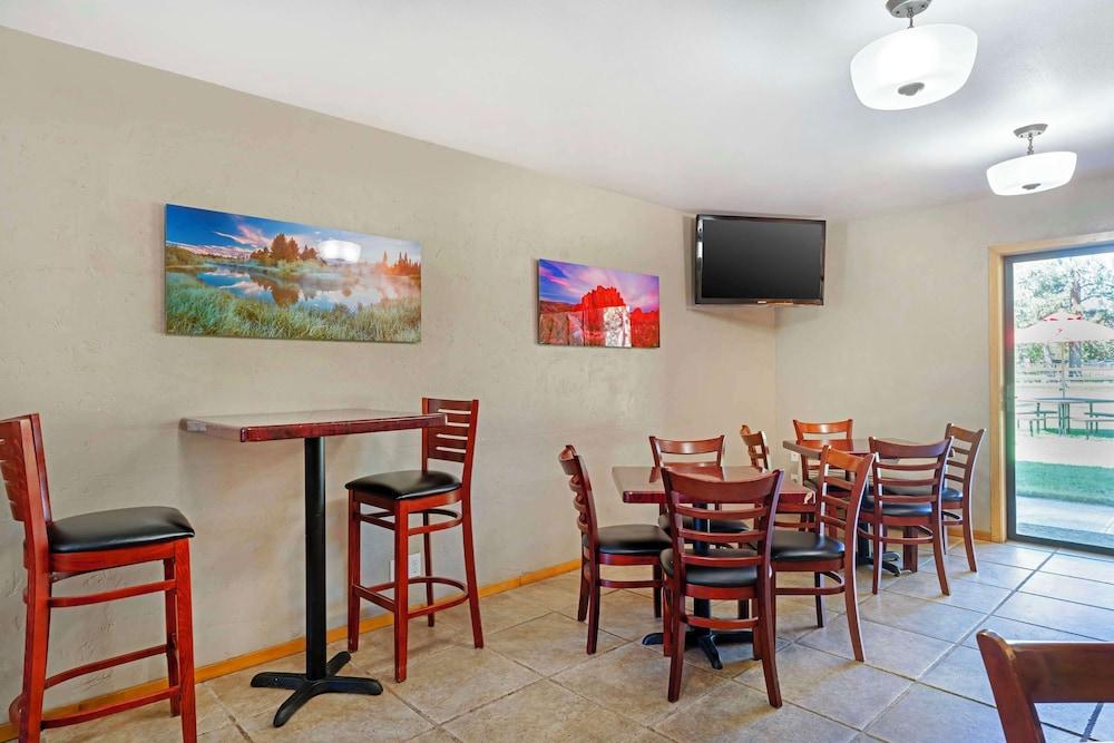 Best Western Ponderosa Lodge photo 57