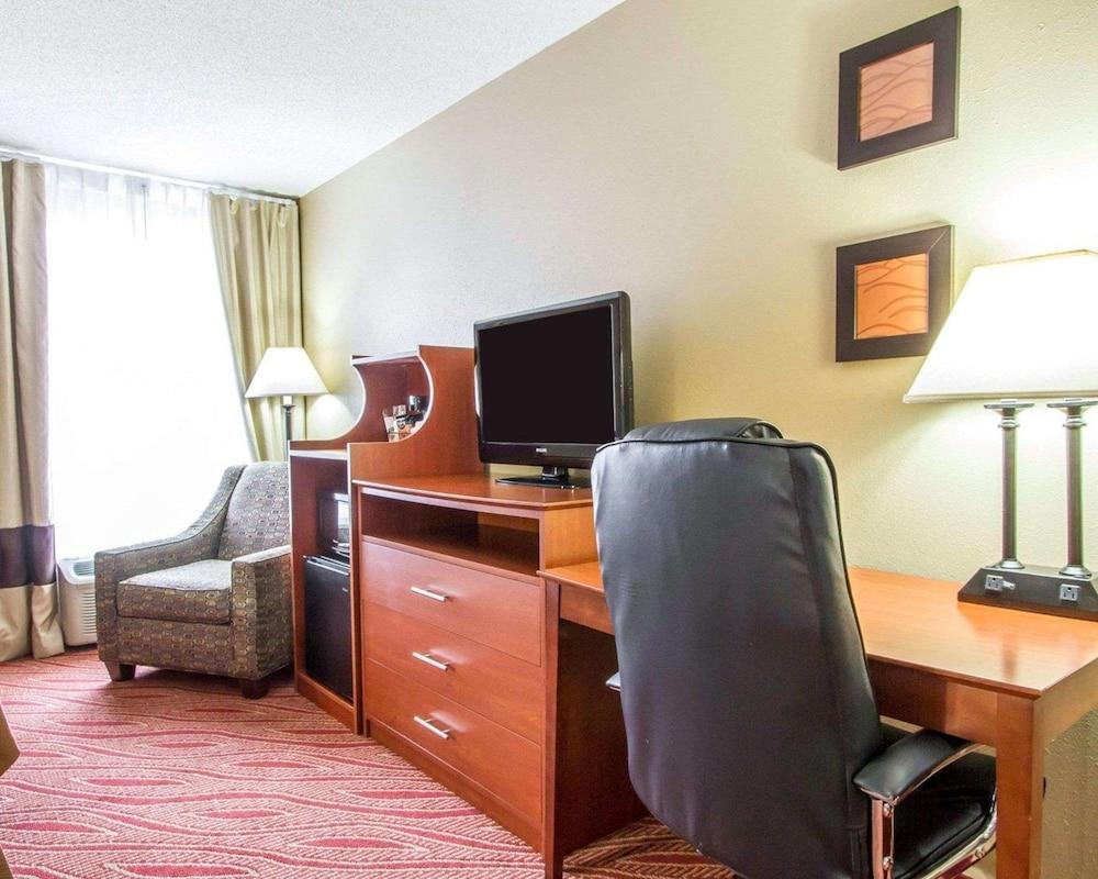 Comfort Inn Poplar Bluff North photo 5