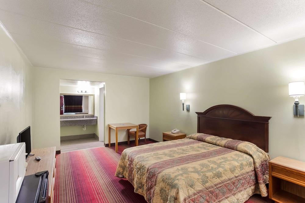 Rodeway Inn South Point photo 30