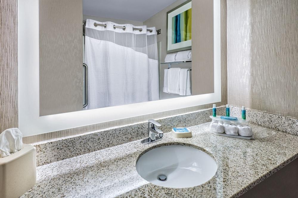 Holiday Inn Express Hotel & Suites Fort Worth Southwest I-20 by IHG photo 21