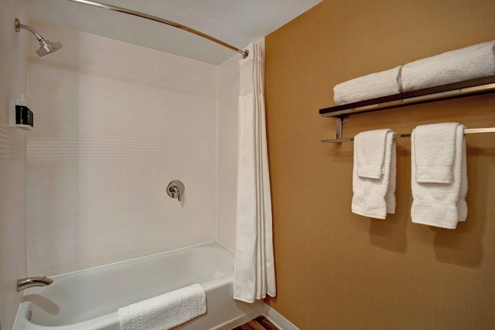 TownePlace Suites by Marriott Las Vegas Airport South photo 30