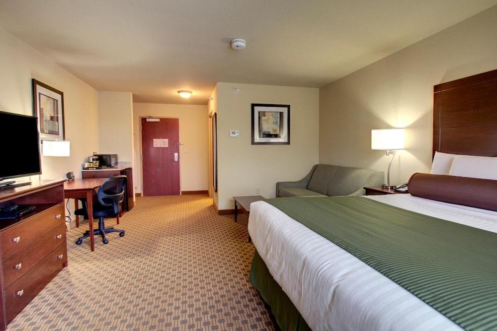 Stanton Inn & Suites photo 46