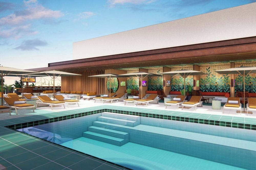 The REMI, Scottsdale, Autograph Collection photo 6