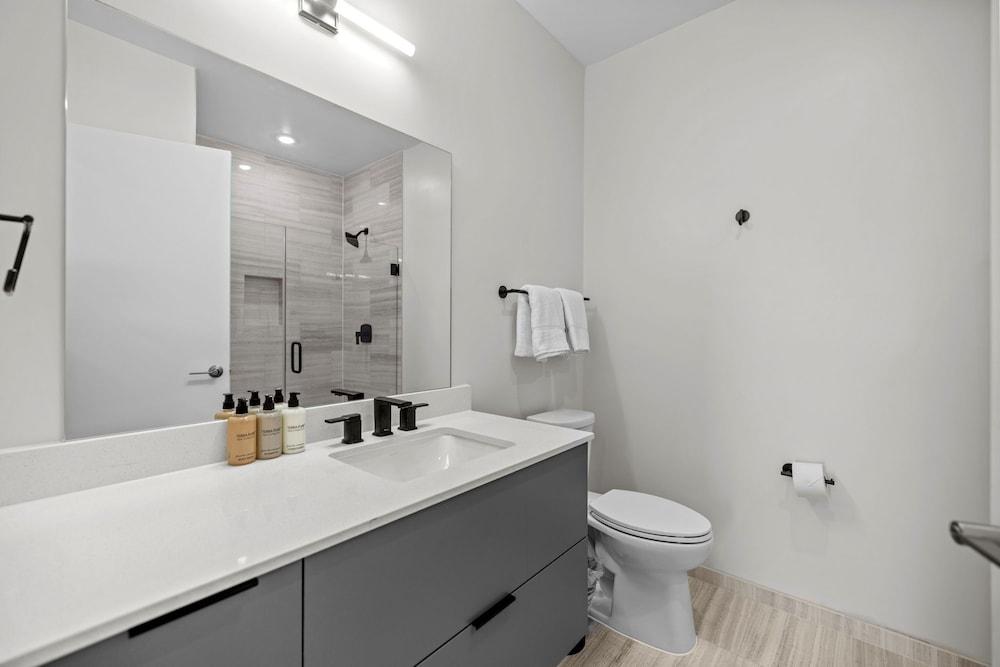 Placemakr Cathedral Heights photo 29