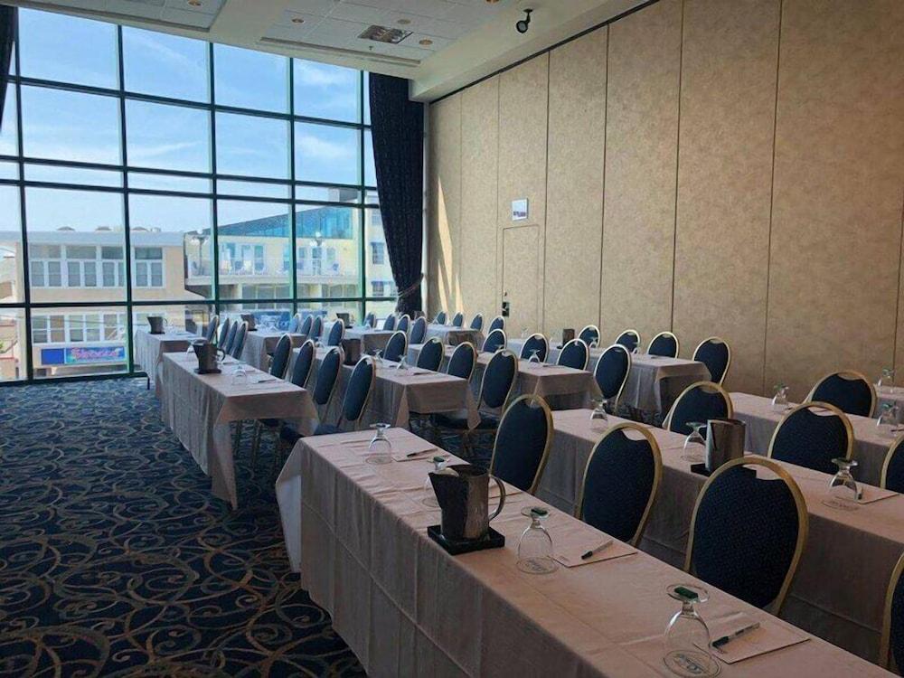 Atlantic Sands Hotel & Conference Center photo 17