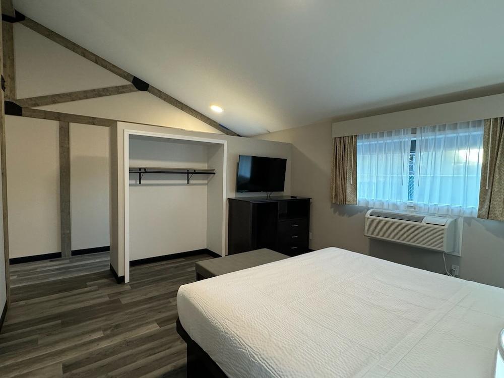 Days Inn & Suites by Wyndham Port Huron photo 7
