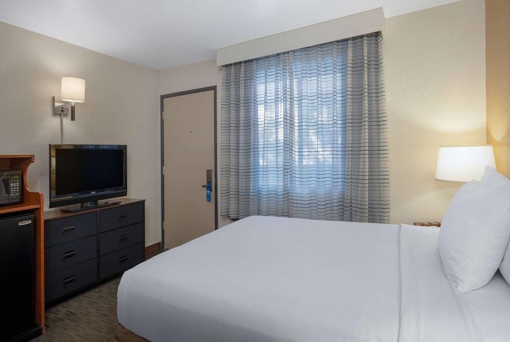 Days Inn by Wyndham Encinitas Moonlight Beach photo 6