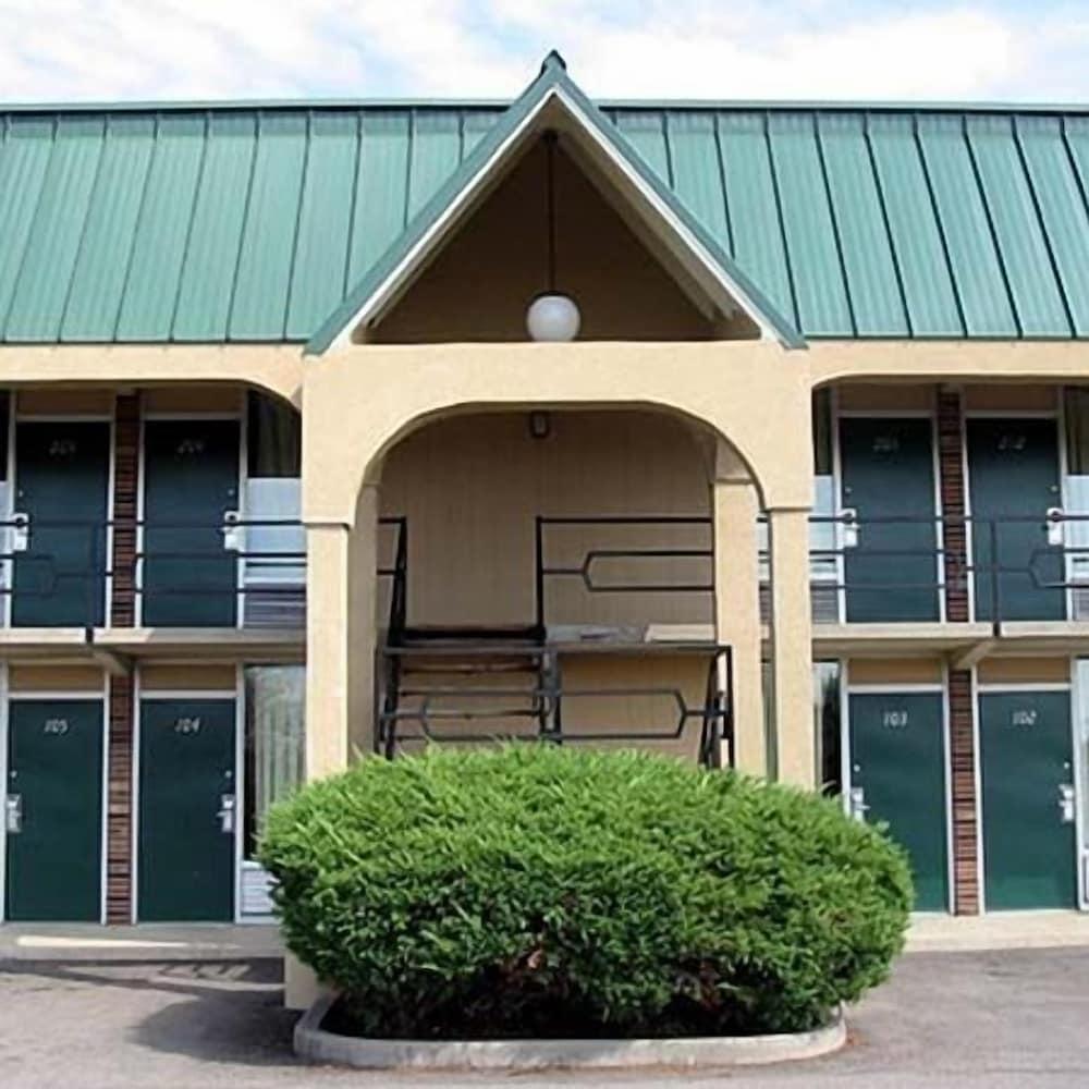 Mariann Travel Inn Scottsburg — hotel in Scottsburg