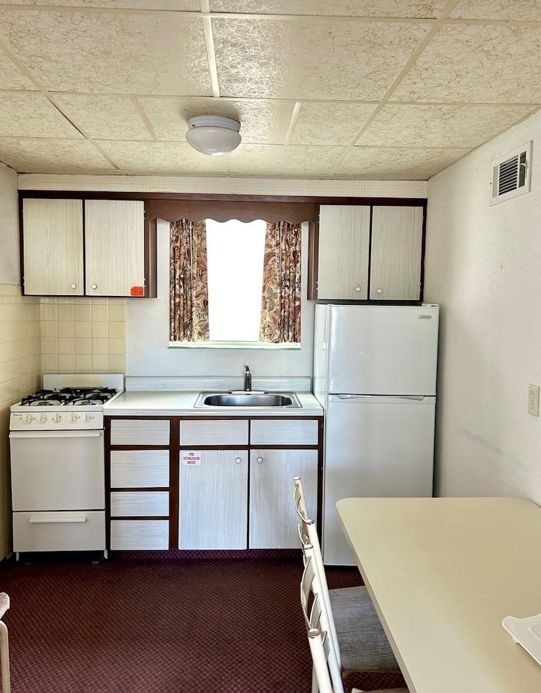 Ivan Hoe Motel photo 20