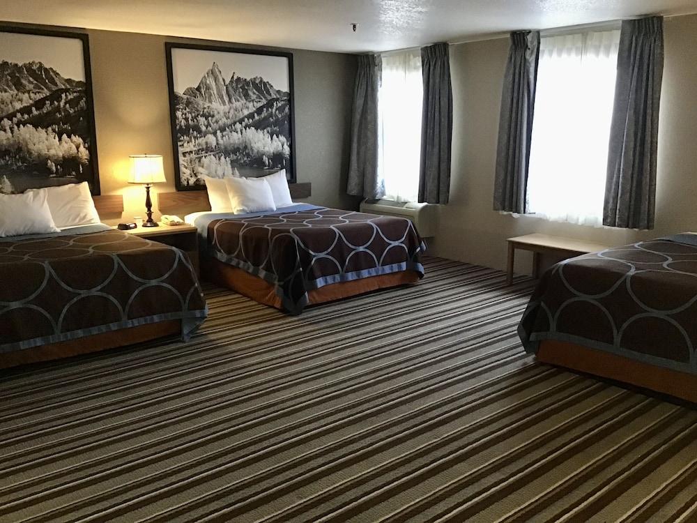 Super 8 by Wyndham Spokane/West photo 15