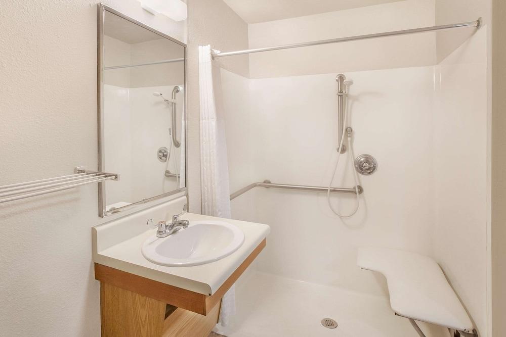 WoodSpring Suites Tyler Rose Garden photo 5