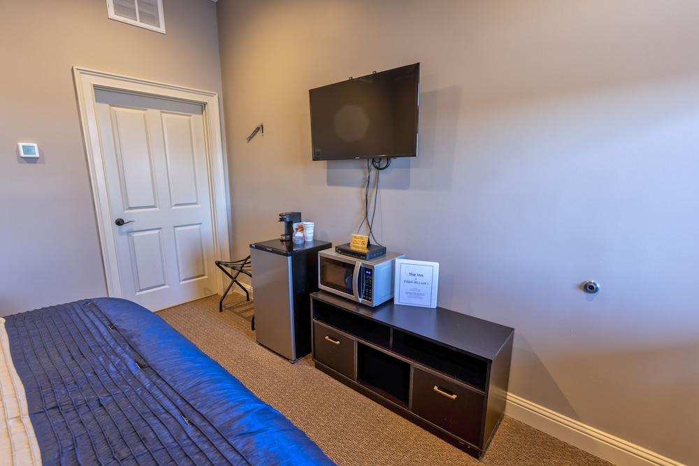 The Inn at Elijah McLeans photo 7