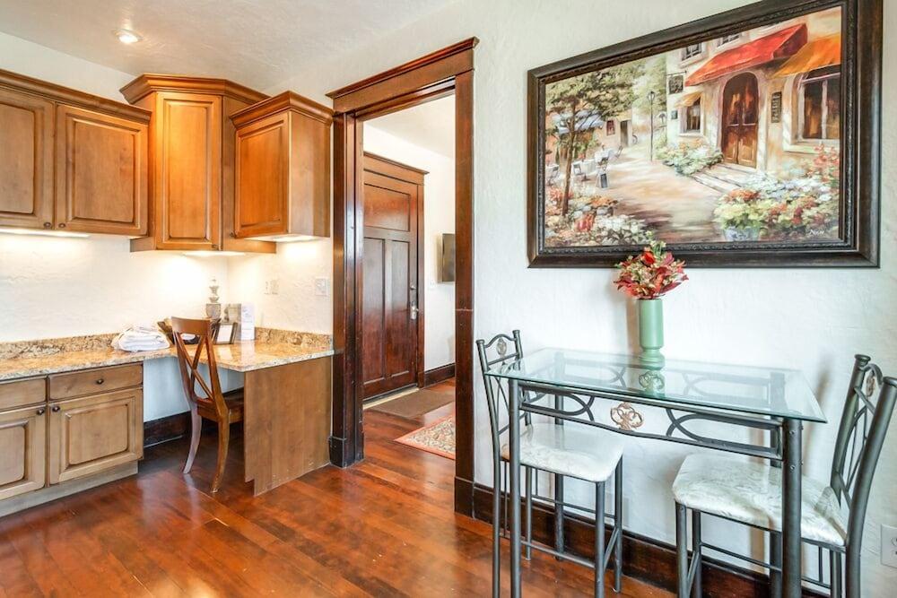 Aspenwood Manor South photo 68
