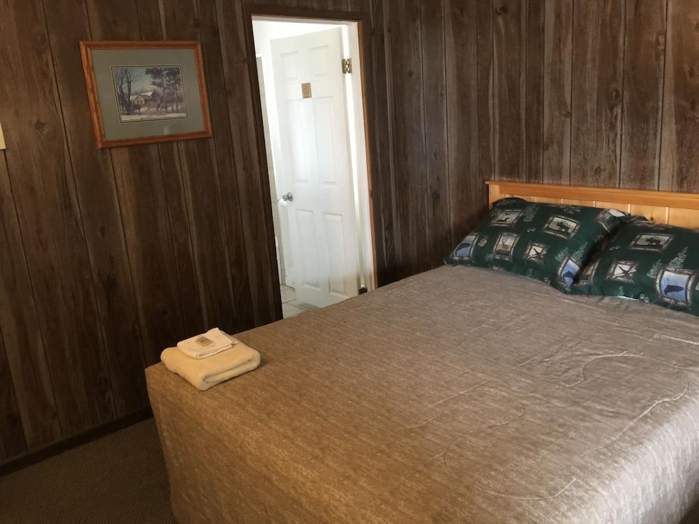 Rustic Inn Motel photo 70