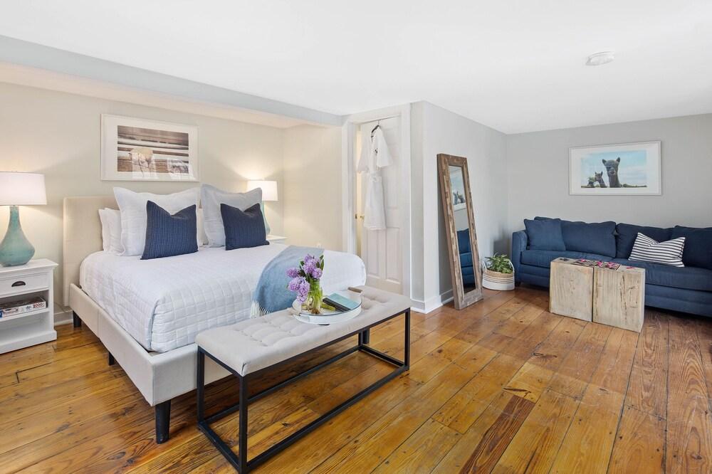 Lamberts Cove Inn photo 19