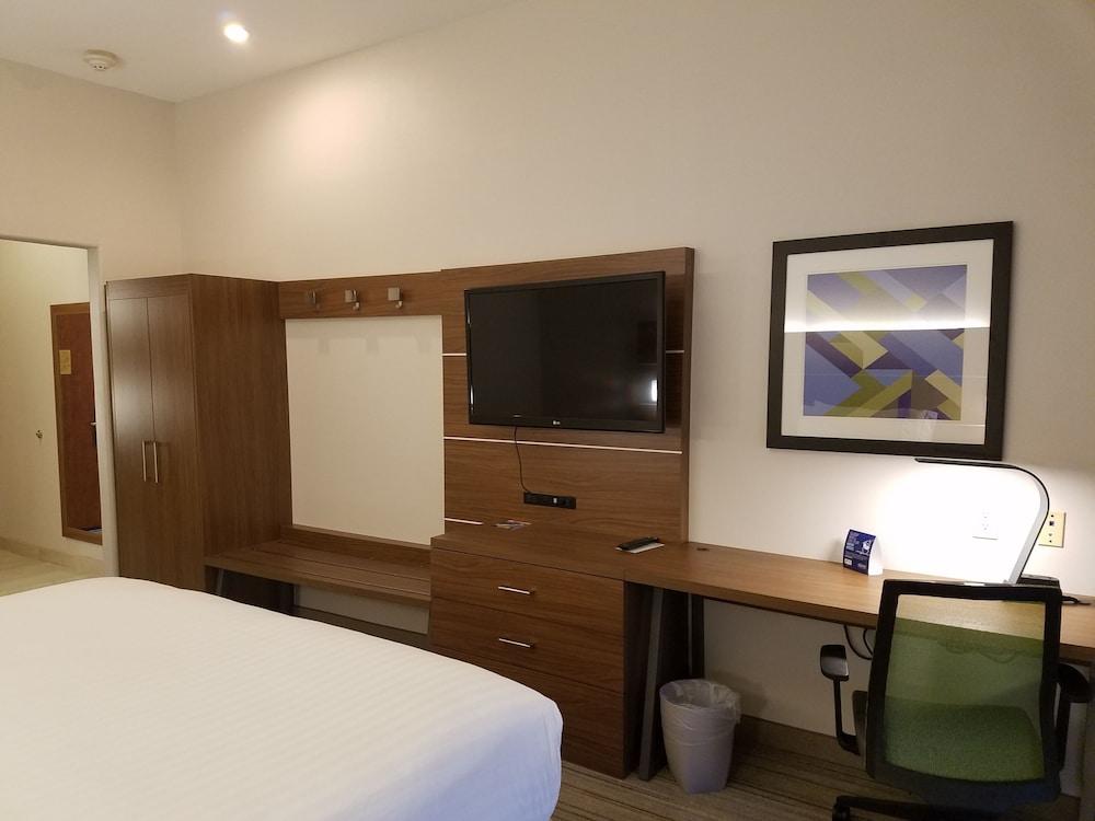 Holiday Inn Express & Suites Rio Grand by IHG photo 14