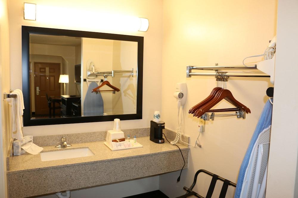 Highland Inn photo 6