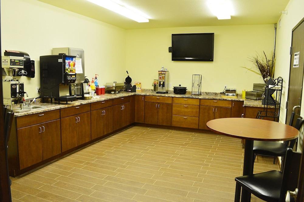 Black Gold Suites Tioga photo 4