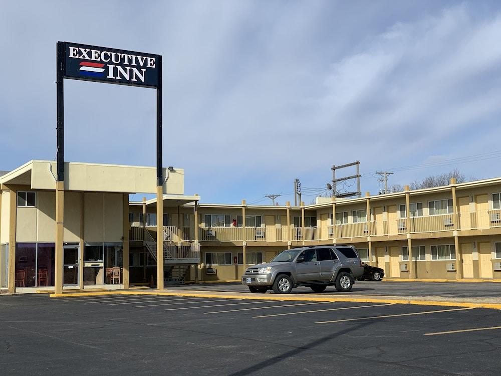 Executive Inn photo 1