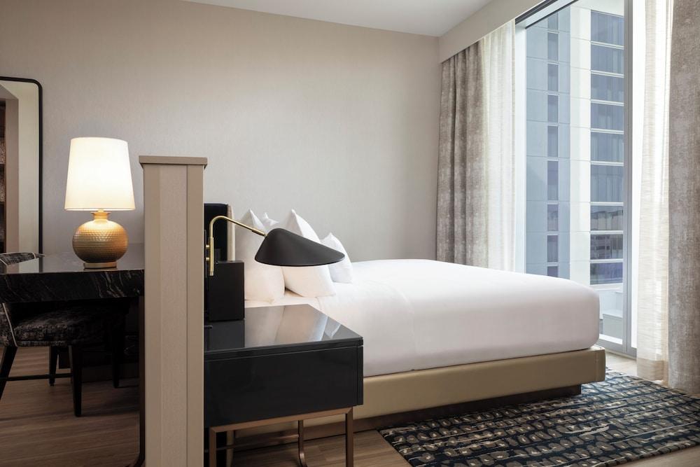 Caesars Republic Scottsdale, a Hilton Hotel photo 22