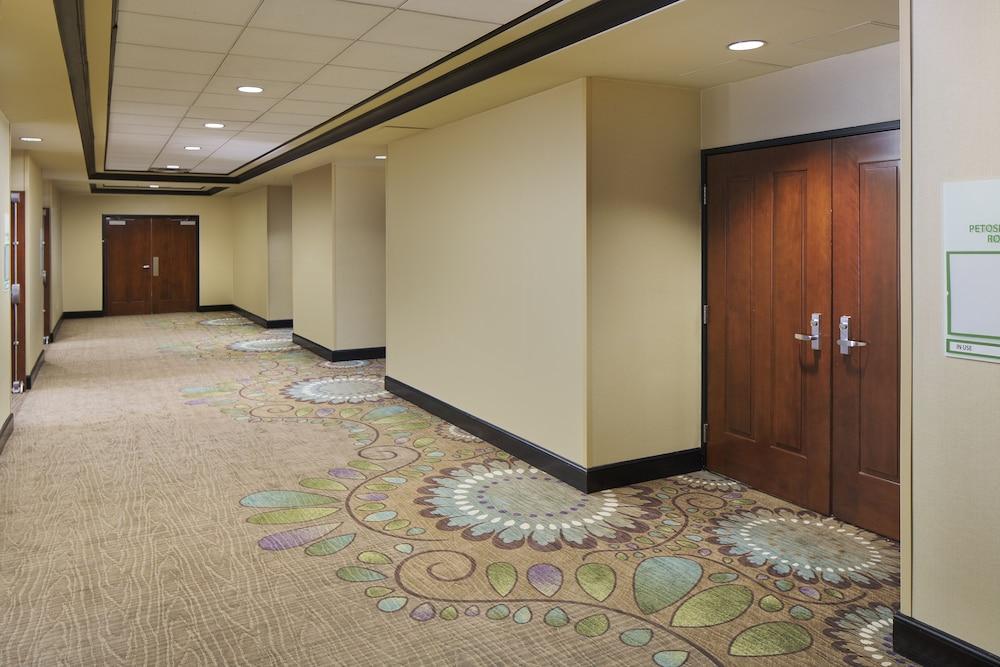 Holiday Inn Grand Rapids Airport by IHG photo 26