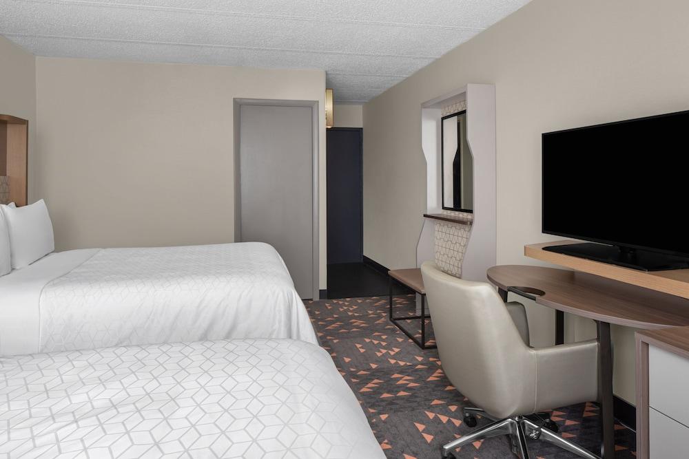 Holiday Inn Hasbrouck Heights-Meadowlands by IHG photo 28