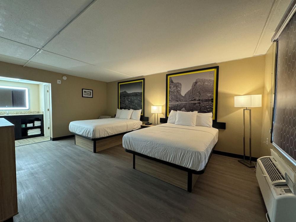 Super 8 by Wyndham Corpus Christi Airport photo 3