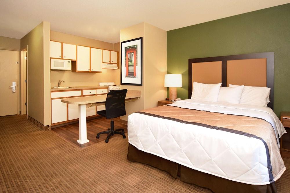 Extended Stay America Suites Ft Lauderdale Cyp Crk NW 6th Wy photo 5