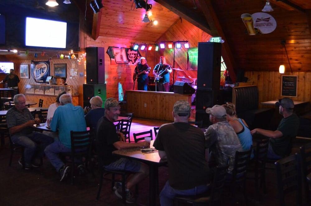 Sportsman's Lodge photo 61