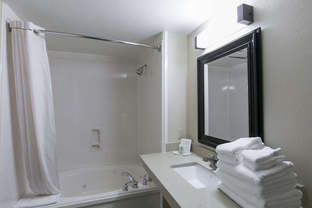 Comfort Suites Austin NW Lakeline photo 20
