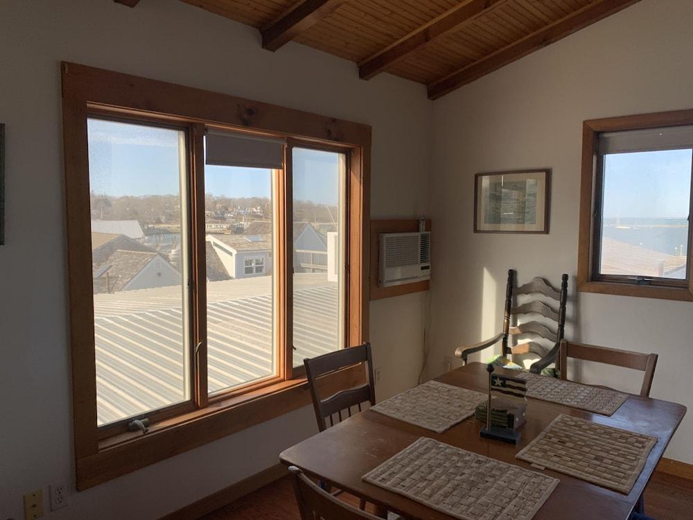Vineyard Harbor Motel - Private Beach photo 3