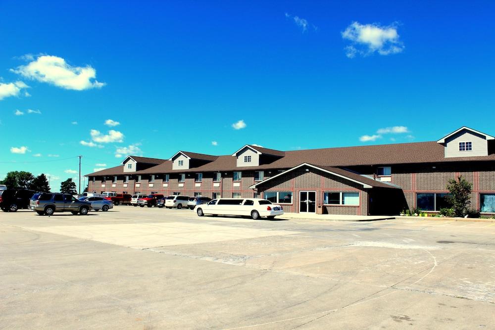 Super 8 by Wyndham Missouri Valley photo 52