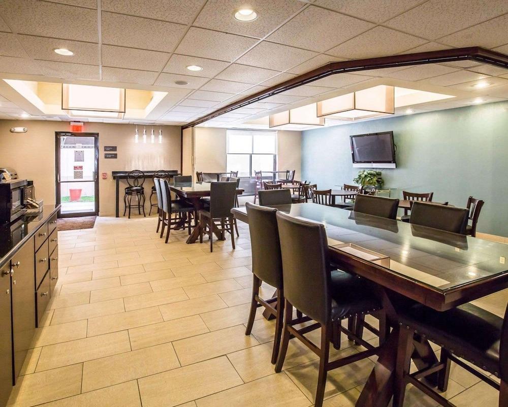 Comfort Suites Stafford Near Sugarland photo 26