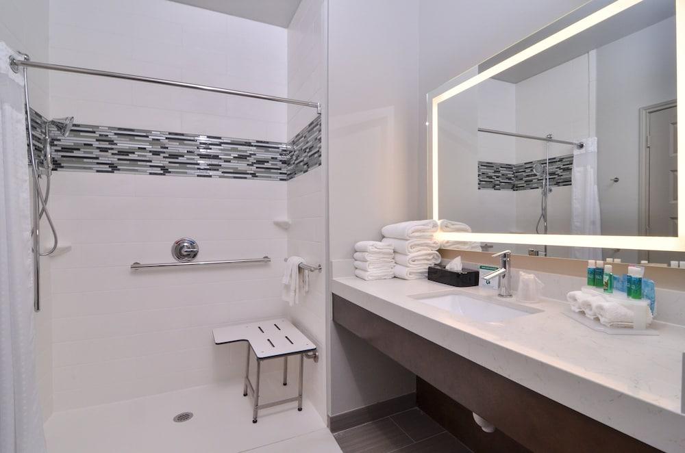 Holiday Inn Express & Suites Houston E - Pasadena by IHG photo 8