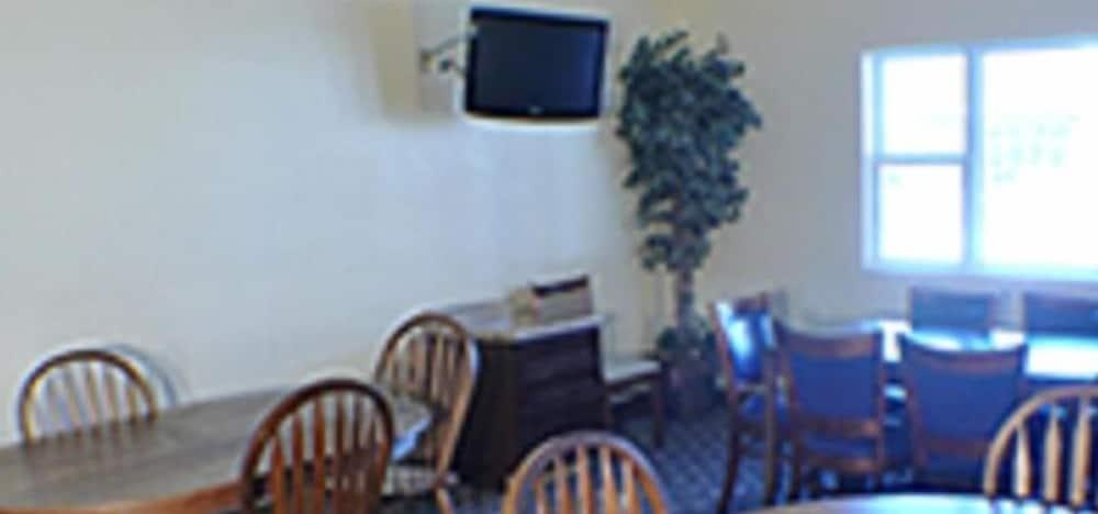 Blue Spruce Inn photo 16