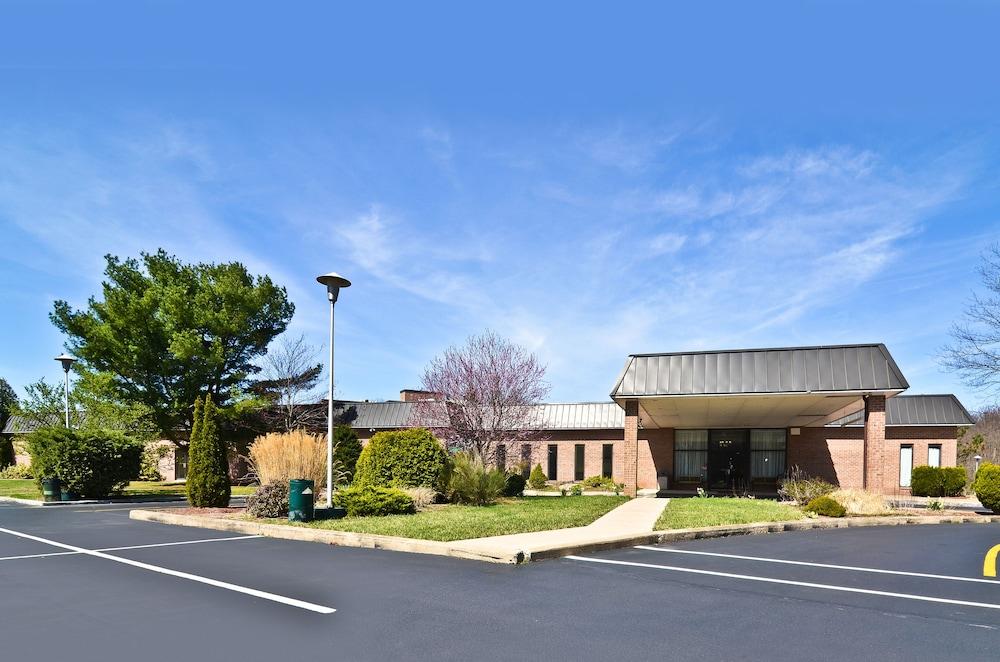 Pocono Resort Conference Center - POCONO MOUNTAINS photo 2