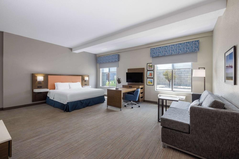 Hampton Inn & Suites Casper photo 14