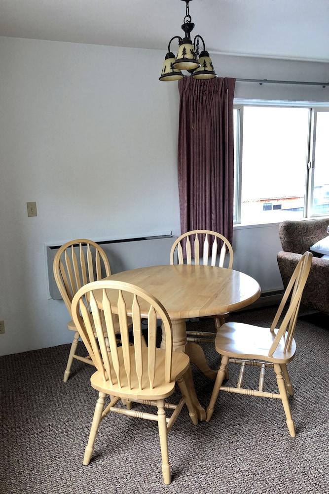 Golden Eagle Inn photo 9