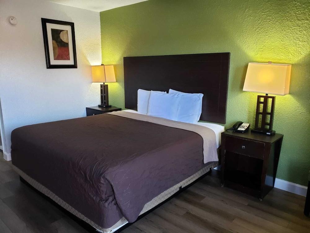 Relax Inn photo 7