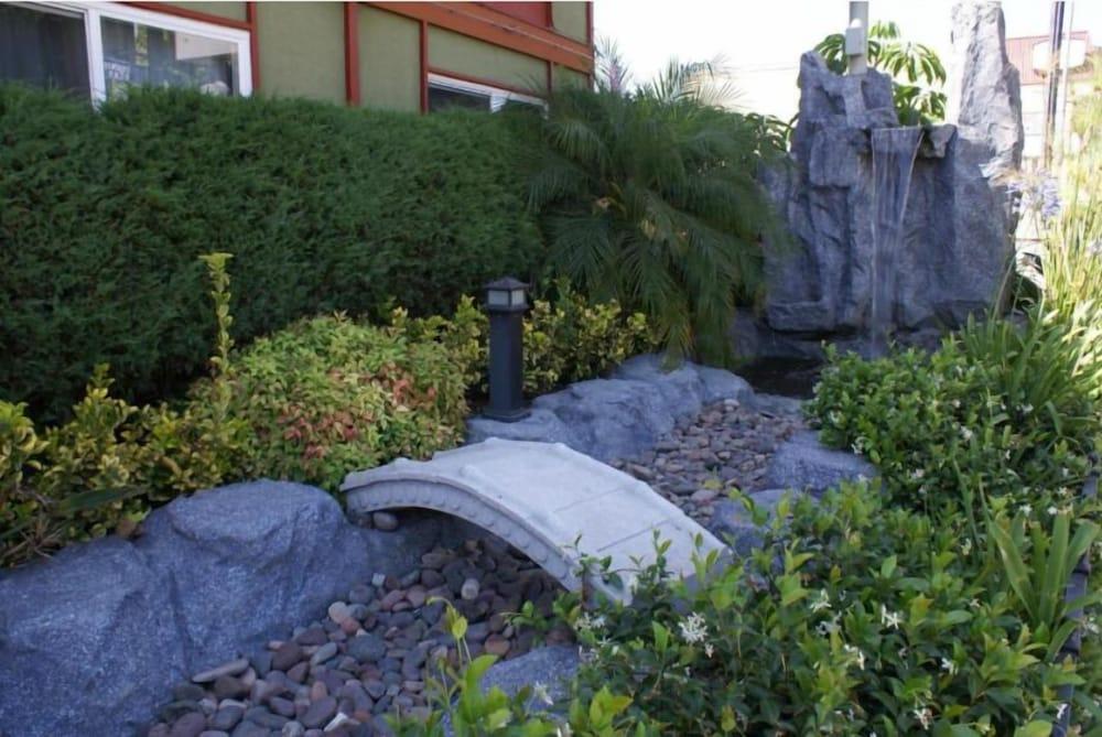 Royal Pagoda Motel photo 27