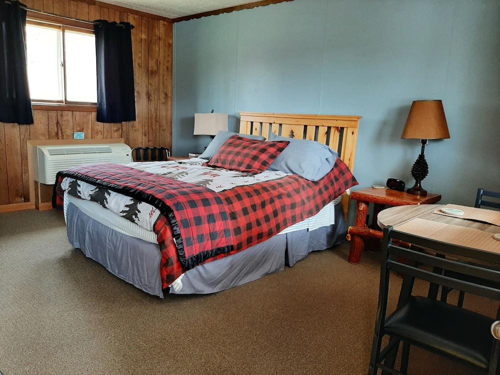 Sunshine Motel and Cabins photo 38