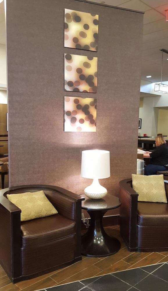 Hampton Inn & Suites Boston Crosstown Center photo 36