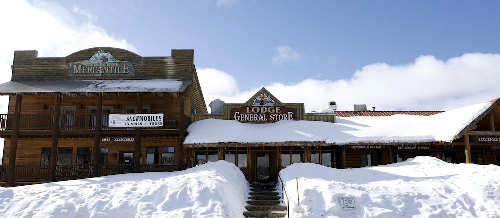 Daniels Summit Lodge photo 38