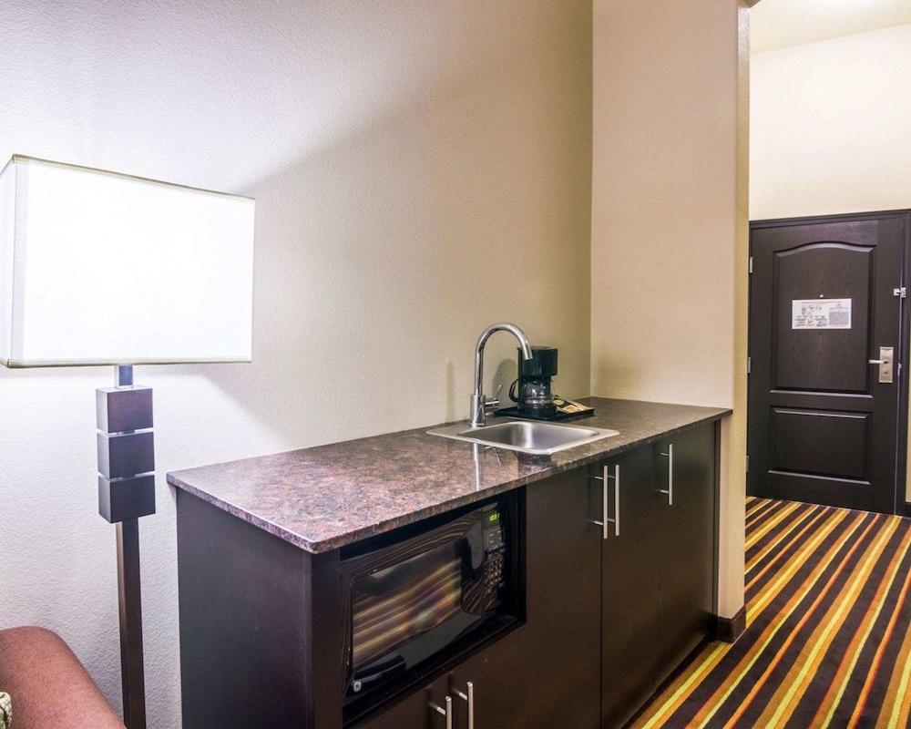 Spark by Hilton Amarillo Western Plaza photo 15