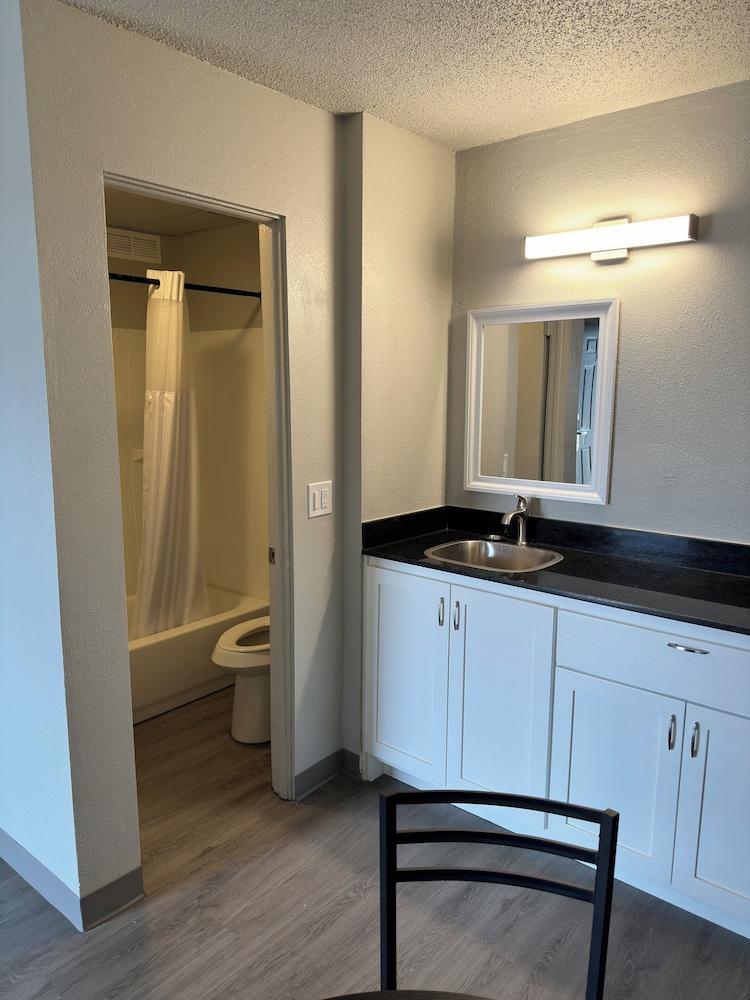 LTA Suites Brookside photo 27